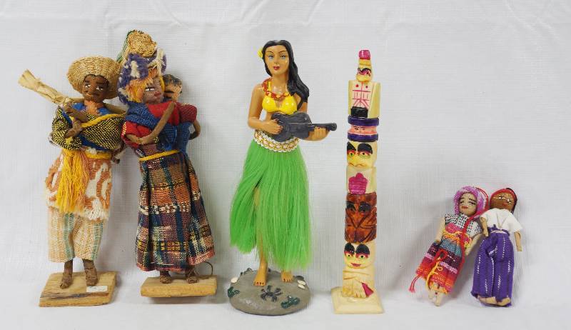 lot 2087 image: Various Lot of Native  Hawaiian Figurines and More COOL