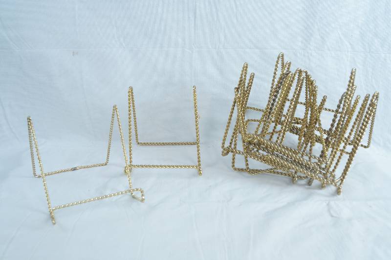 lot 2418 image: Lot of Metal  Golden Colored - Book Stands, Artwork Stands, Etc ... See pics