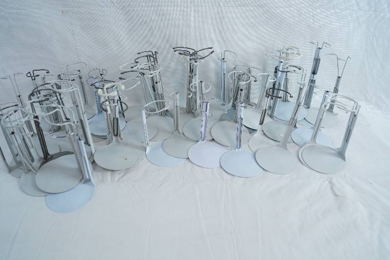 lot 2420 image: Lot of approx 20 Small Doll Stands
