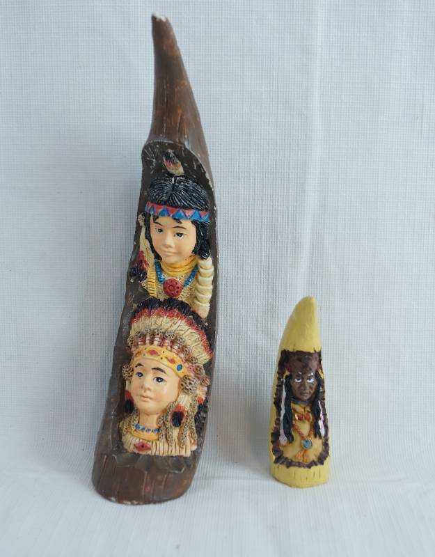lot 2427 image: Native American Indian Faces on Horns - See Pics
