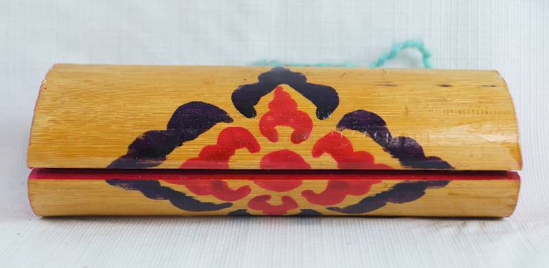 lot 2430 image: Vintage Japanese Figurines Mounted Inside of a Bamboo Case - Leather Hinges and Intricate Design - Must See