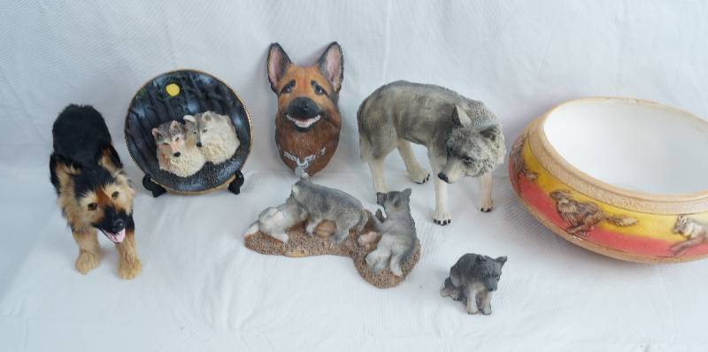 lot 2442 image: Lot of German Shepherd and Wolf Collectibles