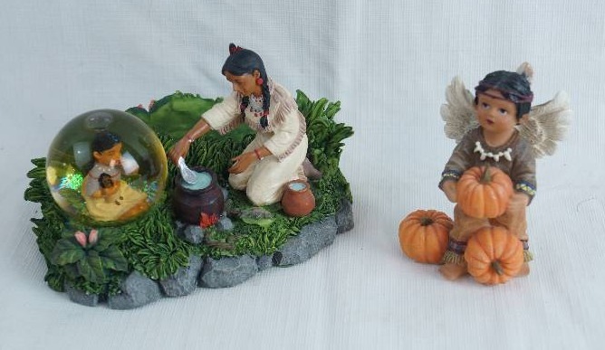 lot 2450 image: Lot of 2 Native American Indian Figurines - See Pics
