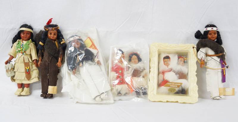 lot 3482 image: Nice Lot of Vintage and More Native American Indian Princess Dolls and Eskimo Dolls - See Pics