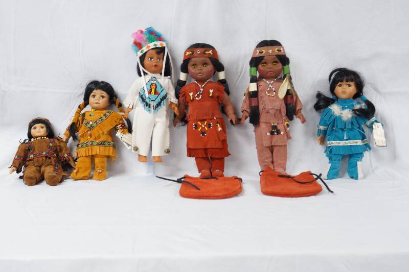 lot 3486 image: Lot of 6 Vintage and More Native American Indian Princess & Baby Dolls - See Pics - NICE