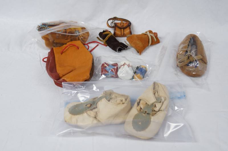 lot 3499 image: Lot of Native American Indian Doll Accessories - Shoes, Pouches Papooses and Drums