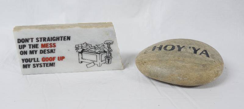 lot 2010 image: Funny Desk Plaque and Engraved Rock HOY YA