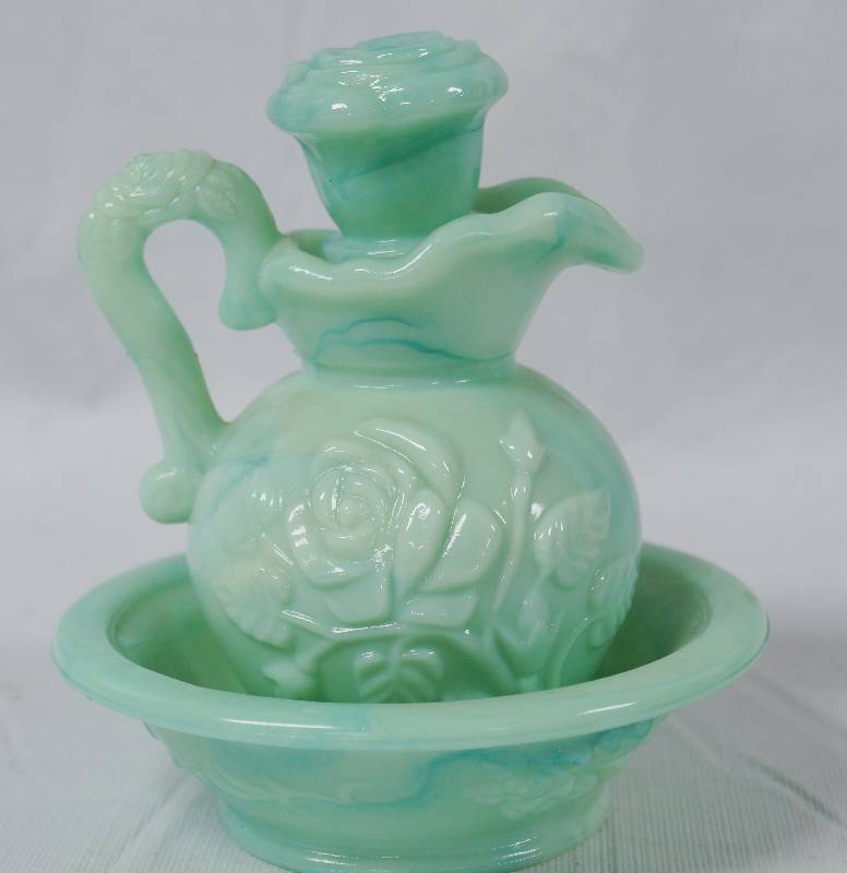 lot 2019 image: AVON Skin So Soft - Bath - Pitcher and Wash Basin - Neat Find