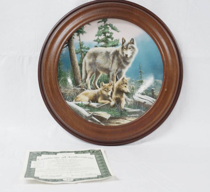 lot 2028 image: Vintage Collectible Plate First Outing from the Call of the Wilderness Collection