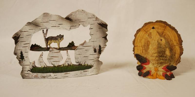 lot 2102 image: Lot of 2 Beautiful Wolf Items - One Ceramic Silhouette Figurine and One Wood Plaque - Nice