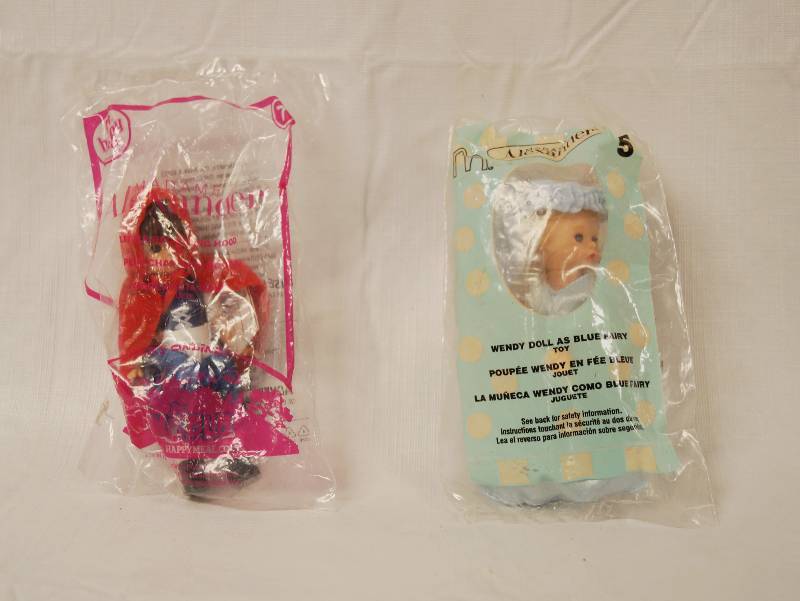 lot 2115 image: Madame Alexander McDonalds Toys