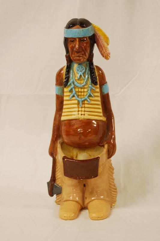 lot 2119 image: Ceramic Native American Figurine - Neat