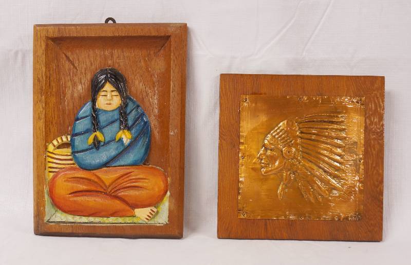 lot 2128 image: 2 Pieces of Wall Decor - See Photos for Details