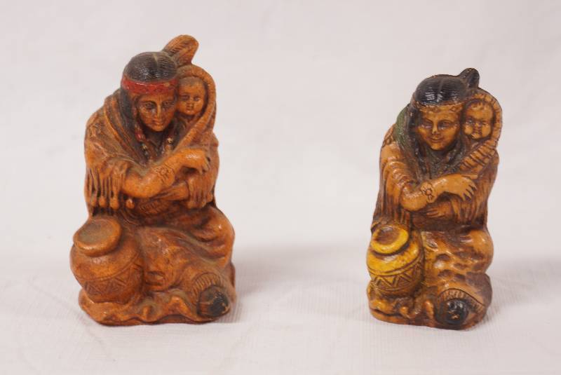 lot 2130 image: Native American Wood Figurines - Neat