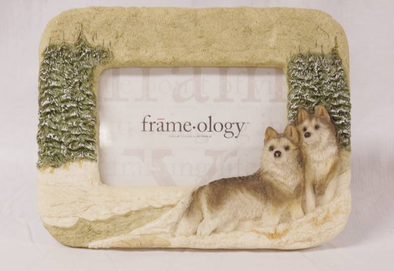 lot 2131 image: Frameology Wolf Picture Frame - See Photos for Details