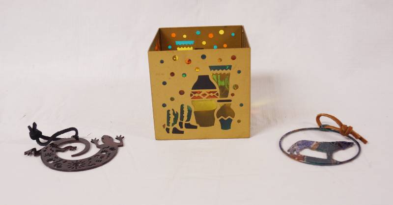 lot 2156 image: PartyLite Candle Holder and Lizard and Wolf Decor - Very Cool