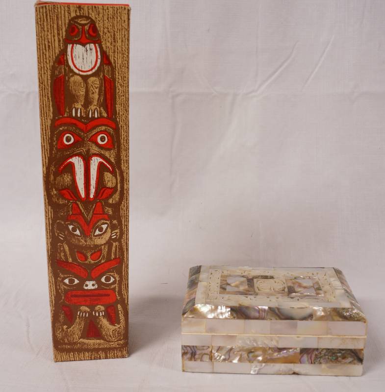 lot 2163 image: Avon Totem Pole Deep Woods After Shave - See Photos for Details