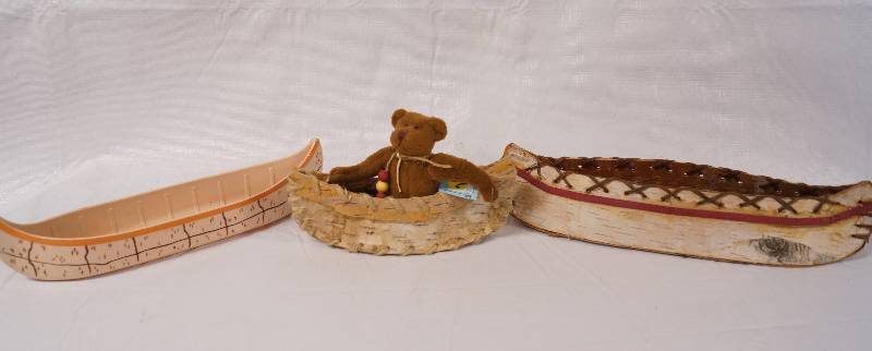 lot 2174 image: Lot of Small Canoes - Comes with a Teddy Bear - Very Neat