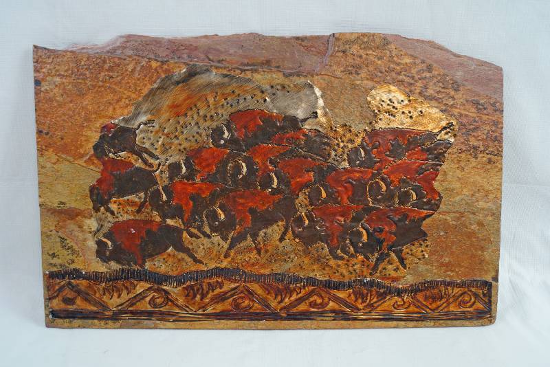 lot 2289 image: Flat Stone Bison Paiting - Very Cool