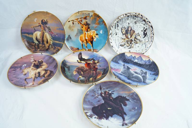 lot 2291 image: Lot of Beautiful Decorative Native American Plates - See Photos for Details