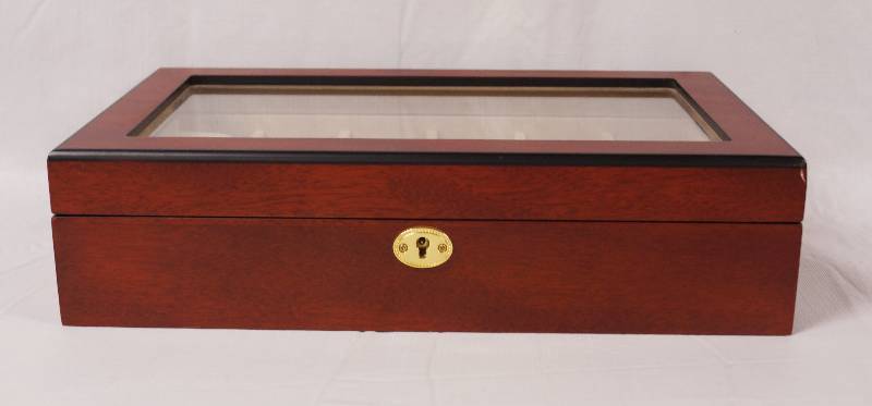 lot 2195 image: Very Nice Wooden Watch Box - Very Cool - See Photos for Details
