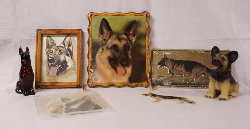 lot 2203 image: Lot of Assorted German Shepherd Items - See Photos for Details