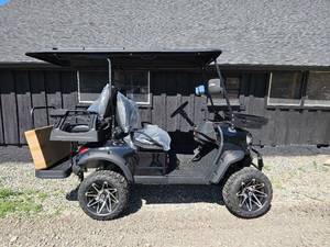 lot 7594 image: Unused&nbspElectric Golf Cart with Lifted Suspension and Custom Wheels - Lithium Ion Battery Upgrade