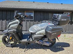 lot 7609 image: Unused&nbspTank Pro Electric Scooter with Deluxe Storage Package
