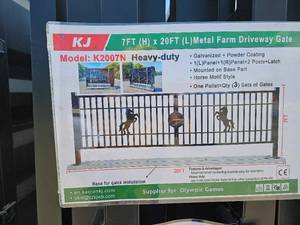 lot 7732 image: Unused&nbspKJ K2007N Heavy-Duty Metal Farm Driveway Gate 7x20ft Horse Motif
