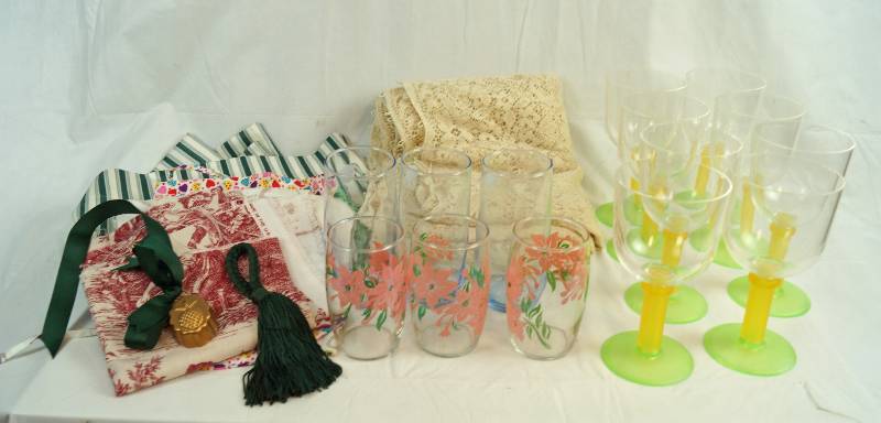 lot 6423 image: Lot of Material, Craft Stuff and Plastic Party Goblets