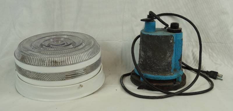 lot 2462 image: Submersible Pump - WORKS See Video & a Kitchen  Utility Room Light Fixture