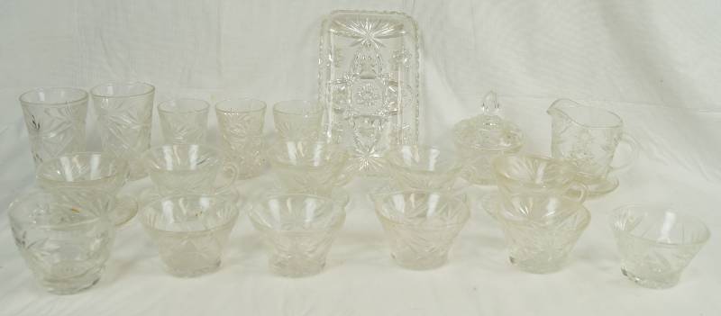 lot 6716 image: Lot of Matching Glassware - See pics - lots of different pieces in this one