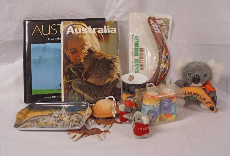 lot 2231 image: Lot of Souvenirs from AUSTRAILIA Many new in packages See pics