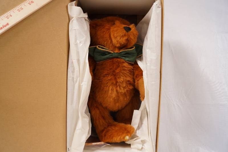 lot 2240 image: Ashton Drake Cinnamon Bear - Very Cute - See Photos for Details