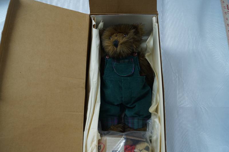 lot 2241 image: Ashton Drake Benjamin Bear - Adorable