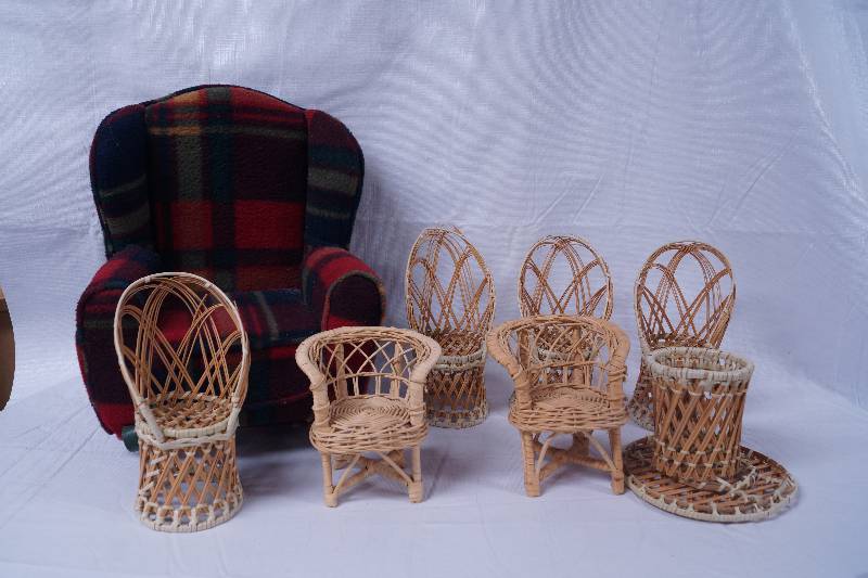 lot 2246 image: Lot of Assorted Miniature Chairs - Cute - See Photos for Details