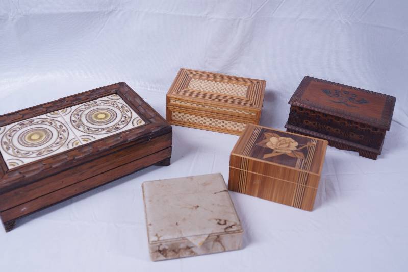 lot 2250 image: Lot of Assorted Decorative Boxes - Very Neat