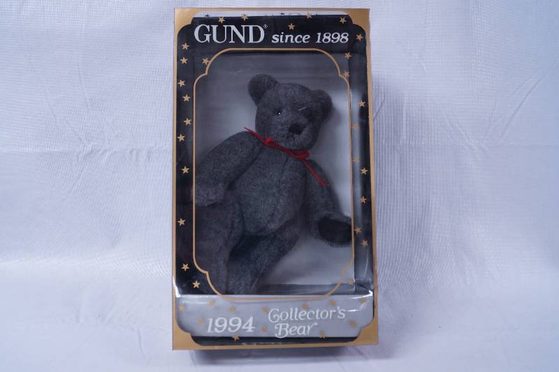 lot 2252 image: Gund Collectors Bear - 1994 - Very Cute