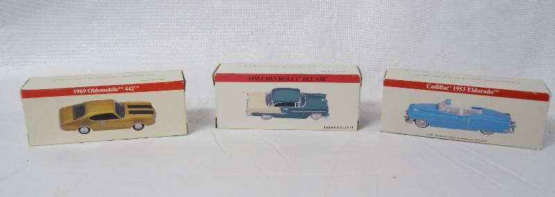lot 2387 image: Lot of 3 Classic Model Cars- Wow