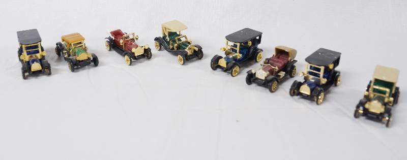 lot 3001 image: Replica Model Cars- Wow