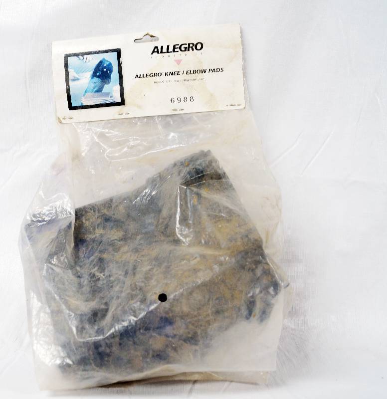 lot 3035 image: Allegro KneeElbow Pads- Very Useful Save your knees