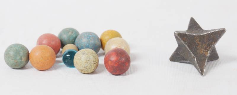lot 3061 image: Lot of Vintage Marbles and a metal (heavy) trinket - Check This Out