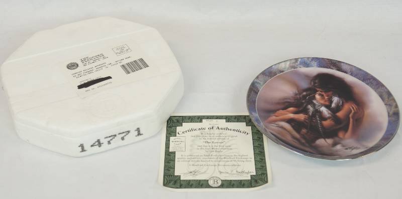lot 3211 image: The Lovers Plate from the Soul Mates Collection - See Photos