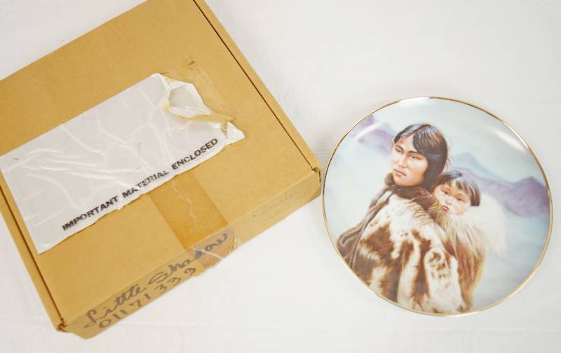 lot 3226 image: Little Shadow Plate from The Mothers In Love Series - See Photos for Details