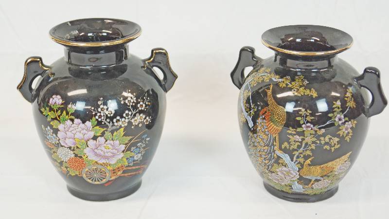 lot 3235 image: Lot of 2 Japanese Vases - Beautiful - See Photos for Details