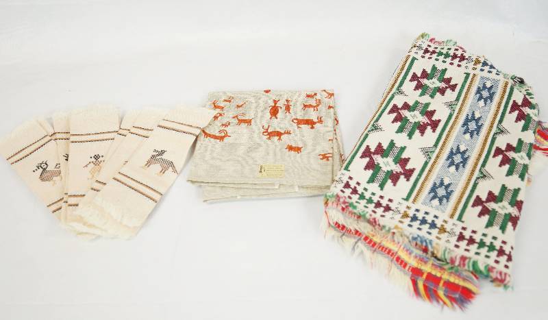 lot 3236 image: Native American Themed Fabrics, Napkins, Decor, Etc - See pics for details - Neat Lot