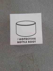 lot 45402 image: See Photos for Size Protective Bottle Boot for Hydro Flask and Stanley Bottles