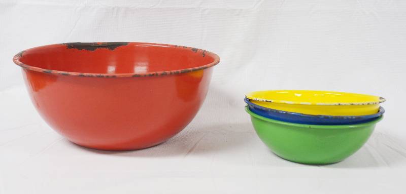 lot 3149 image: Vintage Lot of Colorful Kitchen Bowls - Enamel over Metal - Very cool rustic bowls Collectible Decor