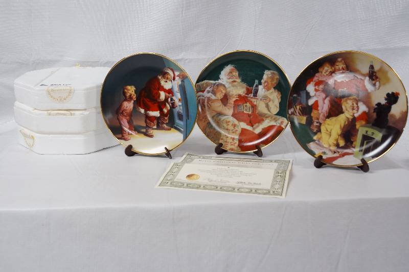 lot 3088 image: Lot of Collector Coca-Cola Plates - See Photos for Details