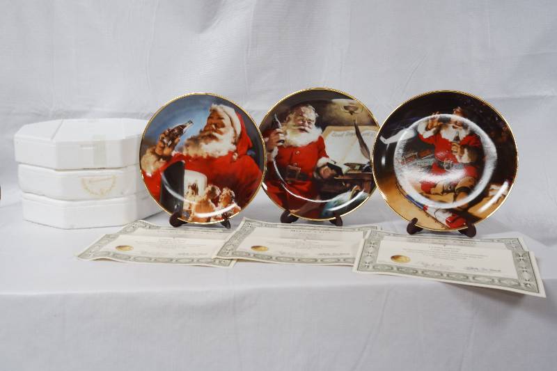 lot 3089 image: Lot of Collector Coca-Cola Plates - See Photos for Details